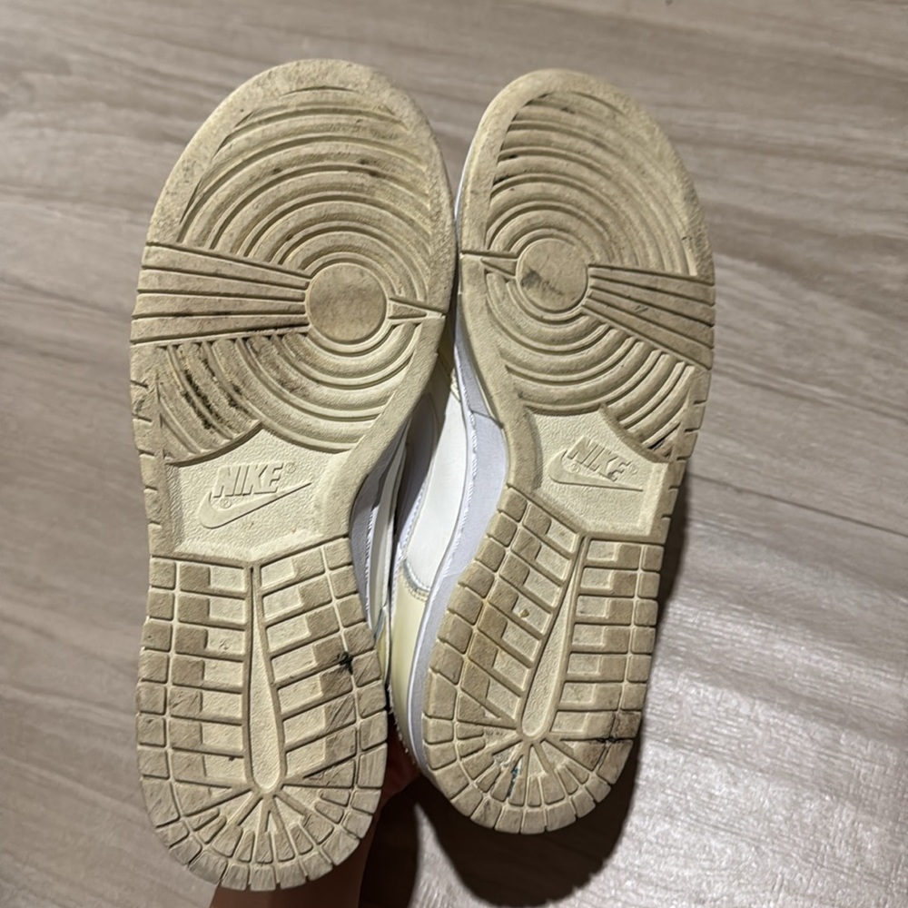 Nike Dunks - Picture 4 of 4